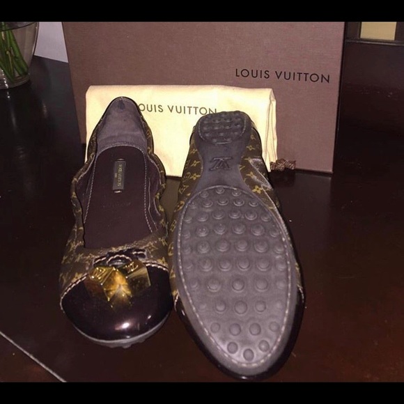 Authentic Louis Vuitton flats size 7 - Picture 1 of 1